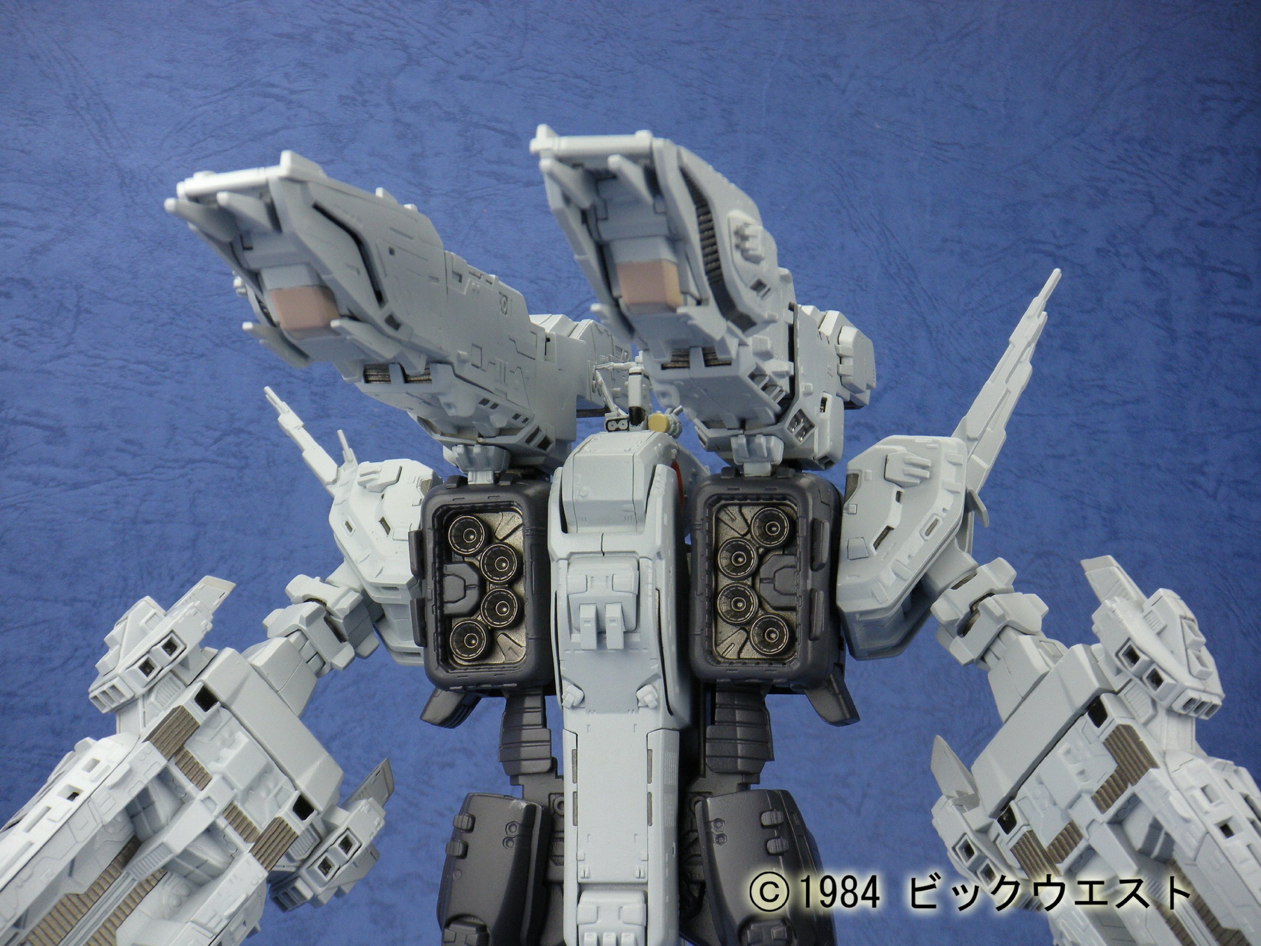 Amazon.co.jp: SDF-1 MACROSS (超時空要塞マクロス ~愛・おぼえてい