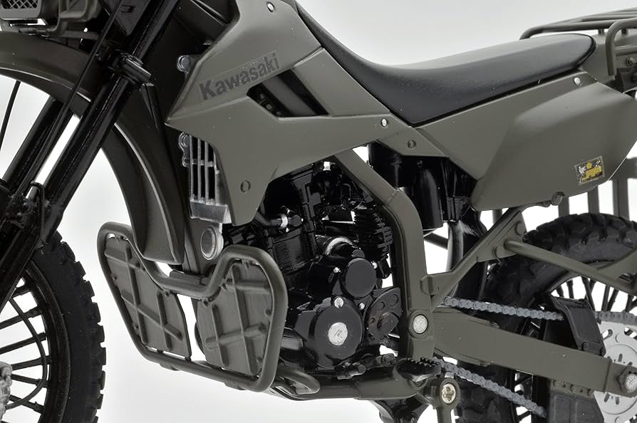 Amazon.co.jp: リトルアーモリー 1/12 彩色済み完成品バイクモデル