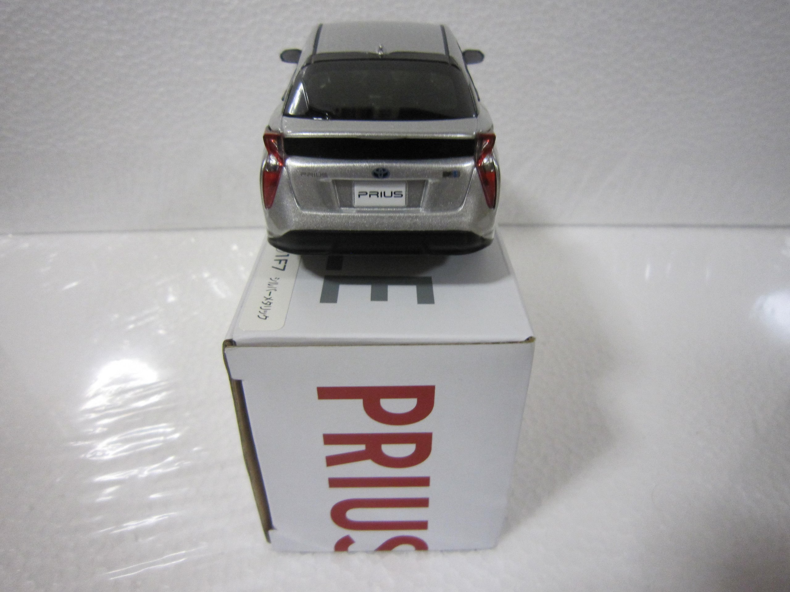 Amazon | トヨタ 1/30 オフィシャルミニカー 新型プリウス カラー