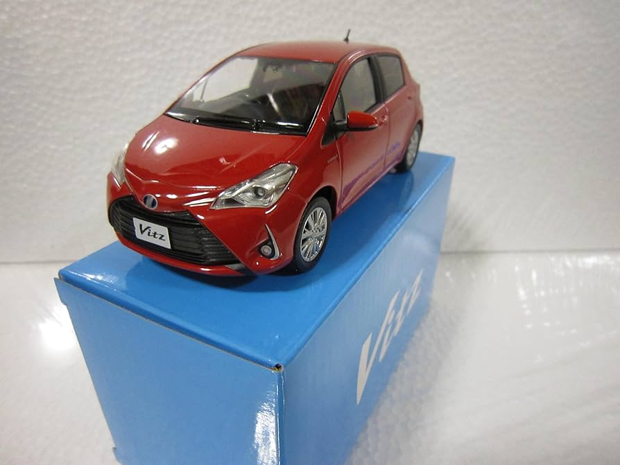 Amazon | トヨタ 1/30 新型ヴィッツ Vitz ハイブリッド仕様