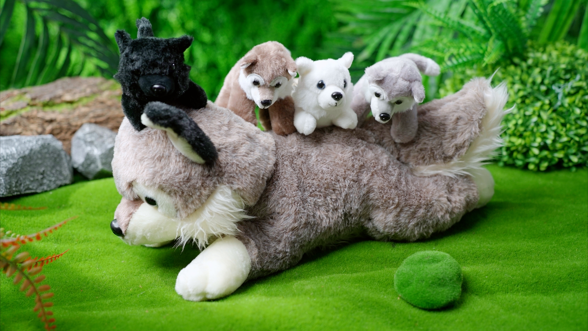 Amazon.com: Shappy 5 Pieces Soft Wolf Stuffed Animal Family Set