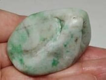 Amazon.co.jp: 白緑 82g (k) 翡翠 原石 ヒスイ 鉱物 鑑賞石 糸魚川