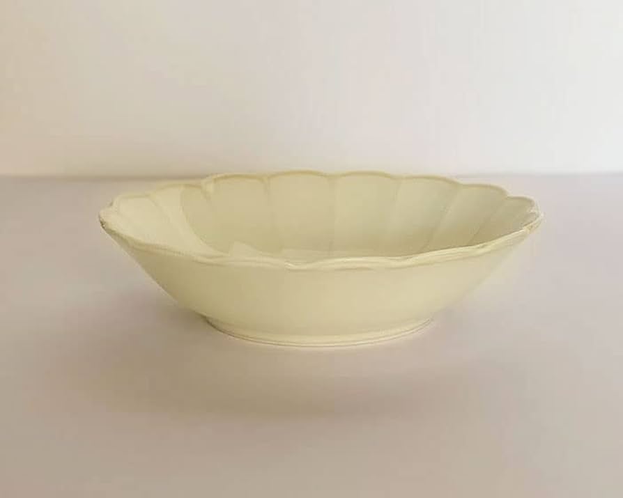 Amazon | みのさらら クリームナマコ釉菊型 (5.0寸浅鉢) | みのさらら