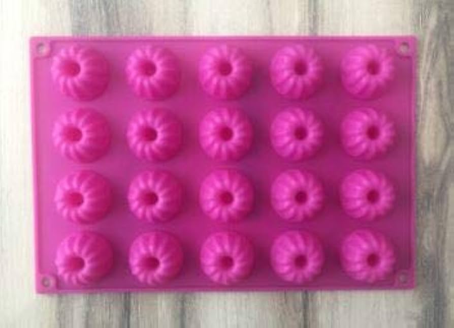 Amazon｜ミニ クグロフ型 カヌレ型 シリコン型 20個｜製菓用品