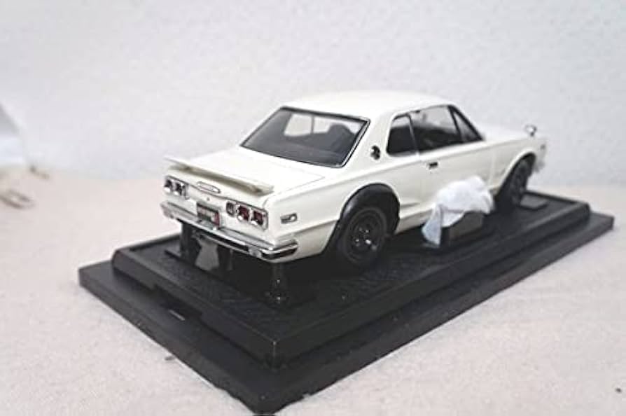 Amazon | 京商 日産 スカイライン 2000GT-R (KPGC10) 1/18 ミニカー 白