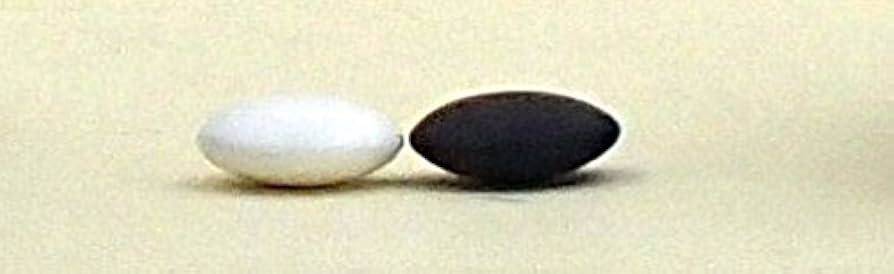 Amazon | 囲碁 日向特製蛤碁石 徳用 32号（厚さ約8.8mm） | 囲碁