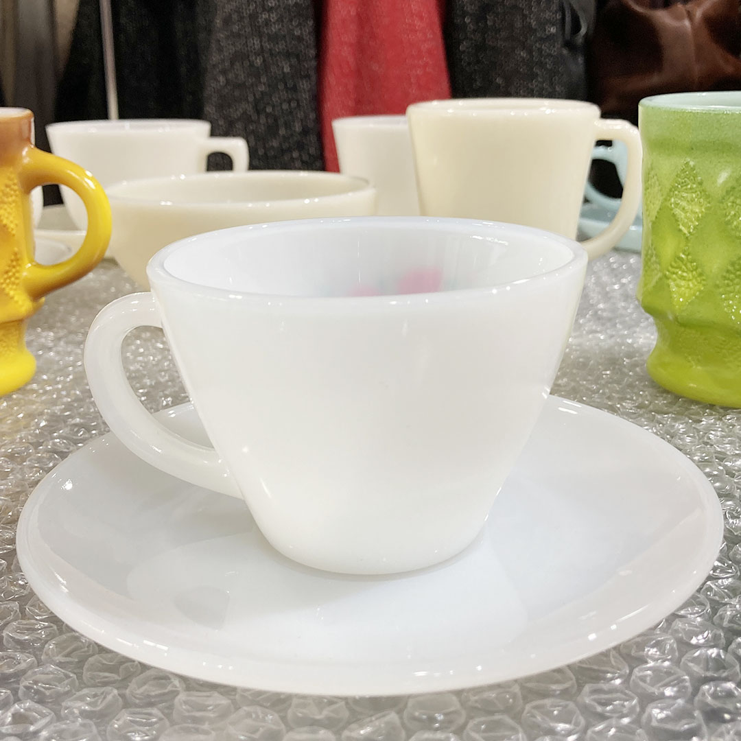 プレミアムローズカップ＆ソーサー 1960年代製造 Fire-king