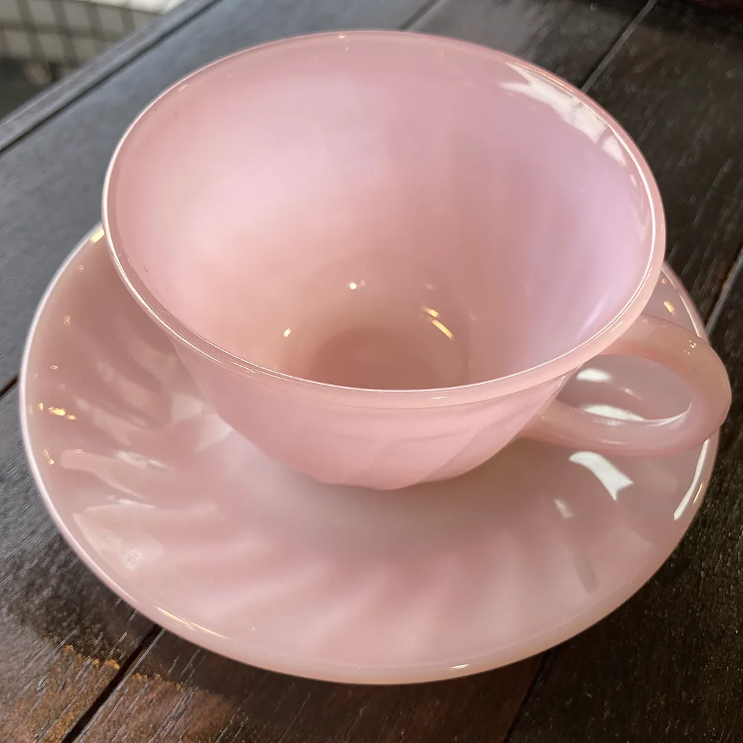 ピンクスワール カップ＆ソーサー 1956～1962年頃製造 Fire-king