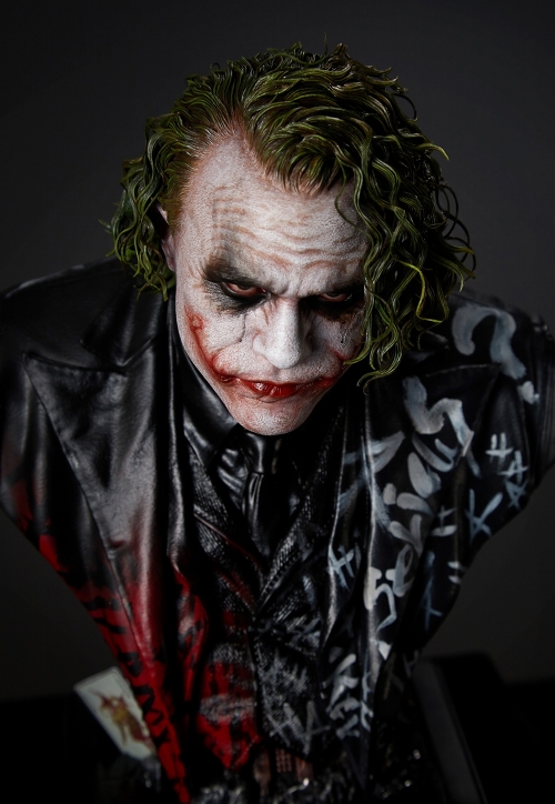 プレミアムバスト/ バットマン ダークナイト: ジョーカー 1/3 バスト