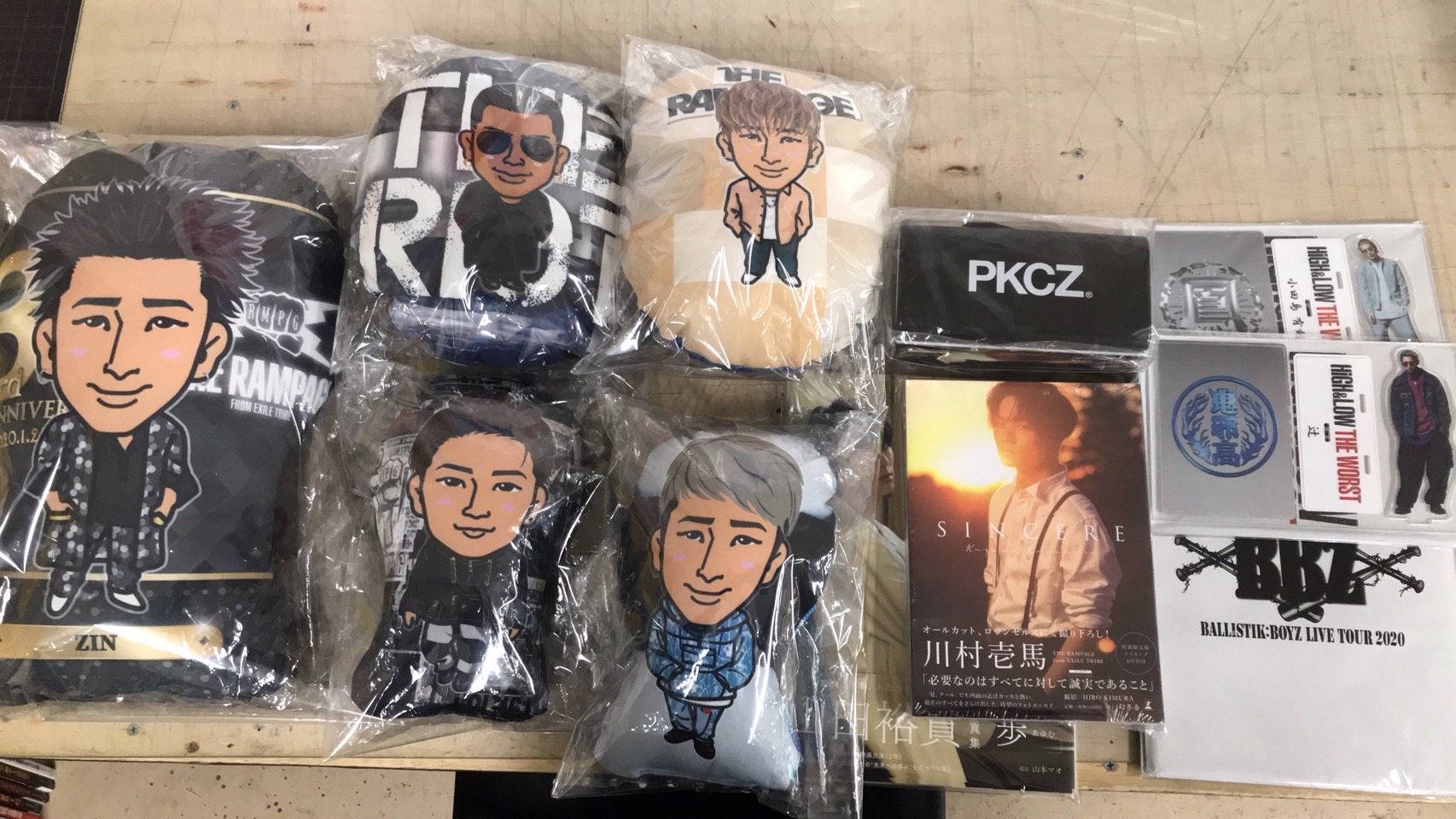 アイドル】11/25□買取情報です！◇LDHクッション 等 LDHグッズ をお