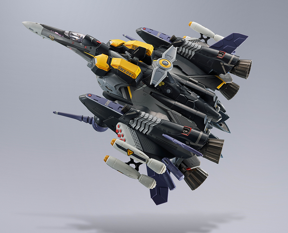 マクロスF】BANDAI SPIRITSよりオズマ・リーが搭乗する「VF-25S