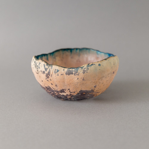 うつわディクショナリー#81 出土品のように神秘的、熊谷峻さんのガラス