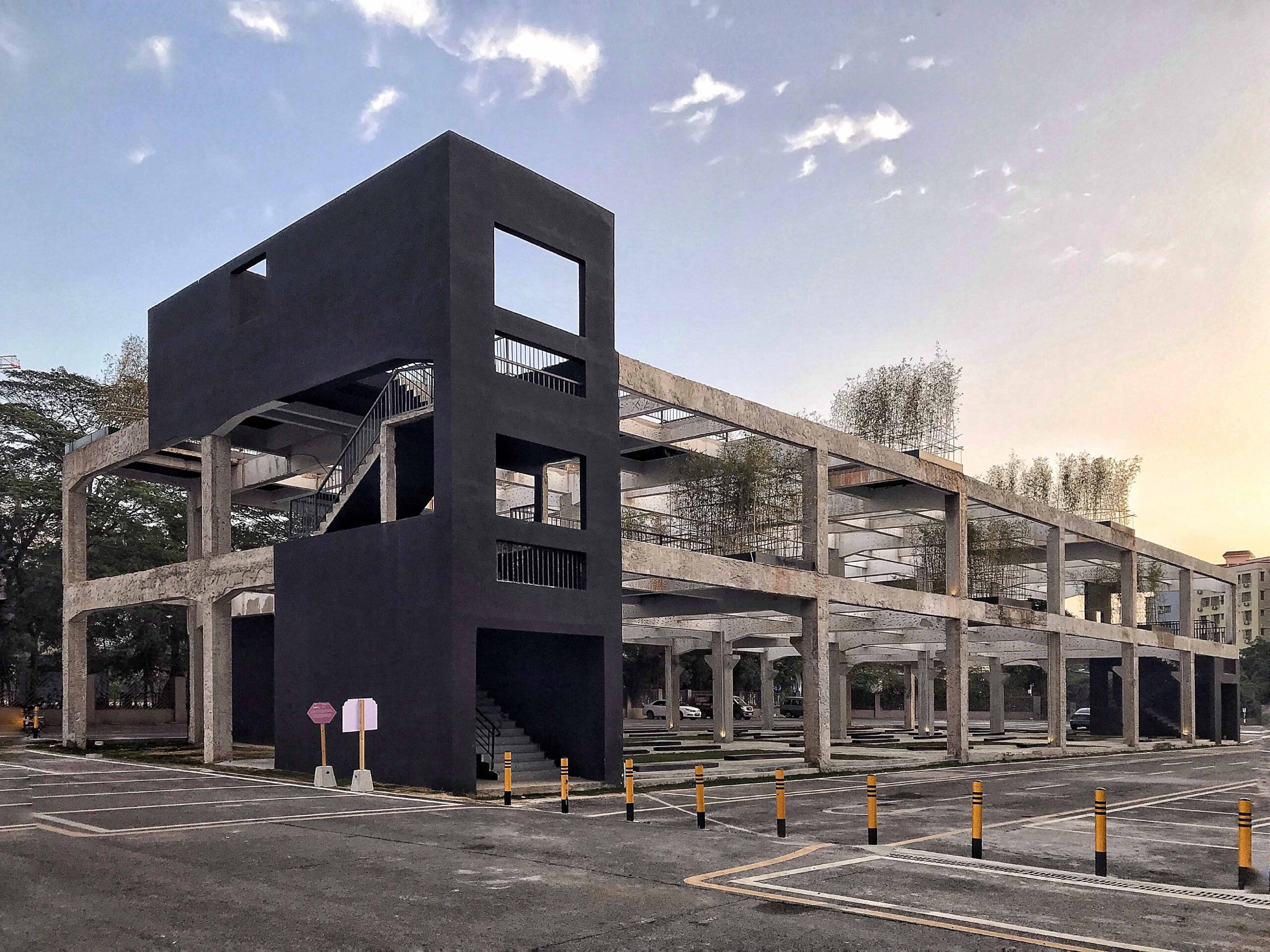 廃墟をめぐる立体的な庭園!?ARシティオフィスが設計した荒廃した都市型