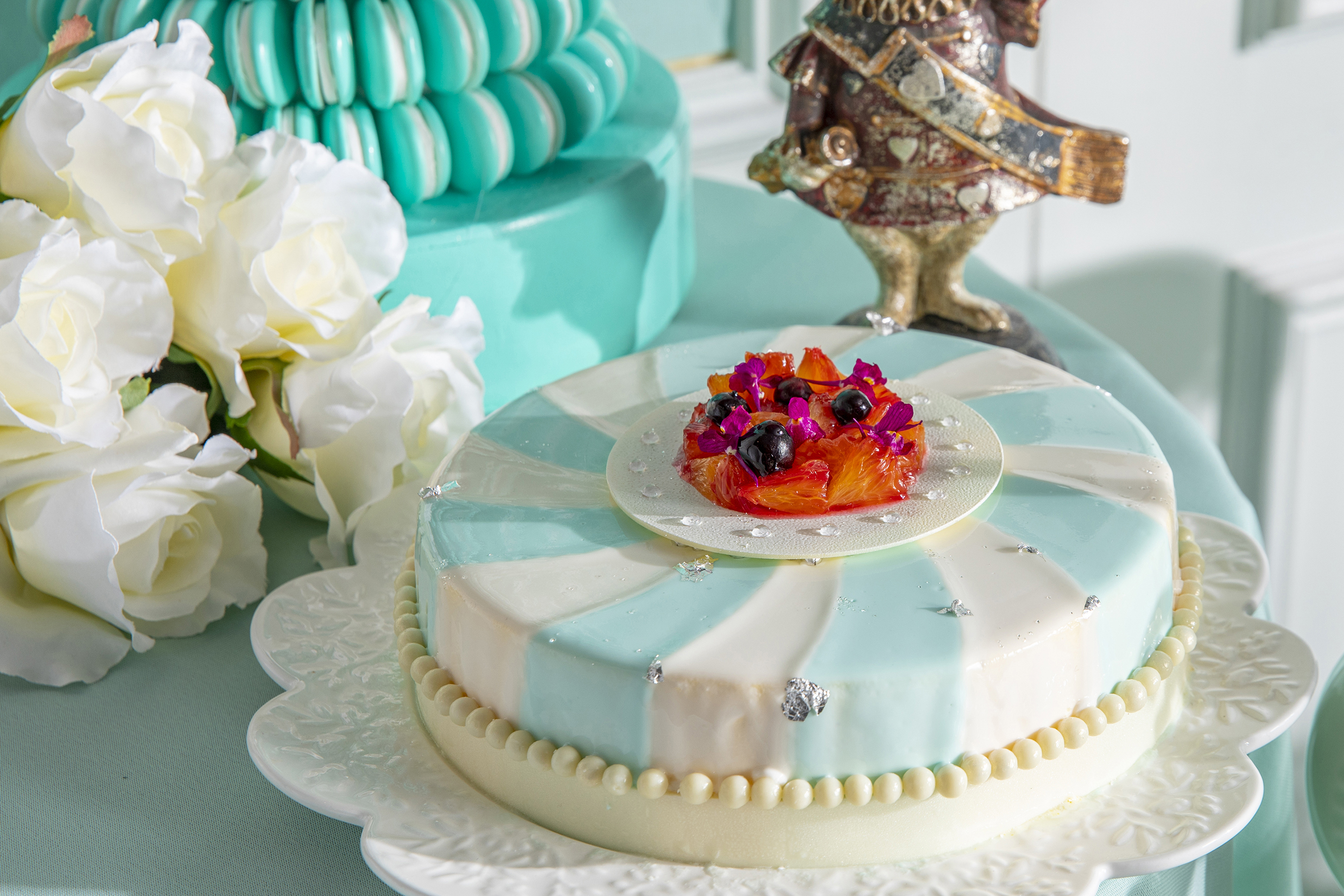 不思議の国のアリス」ビュッフェに、希少な産地直送フルーツが堪能