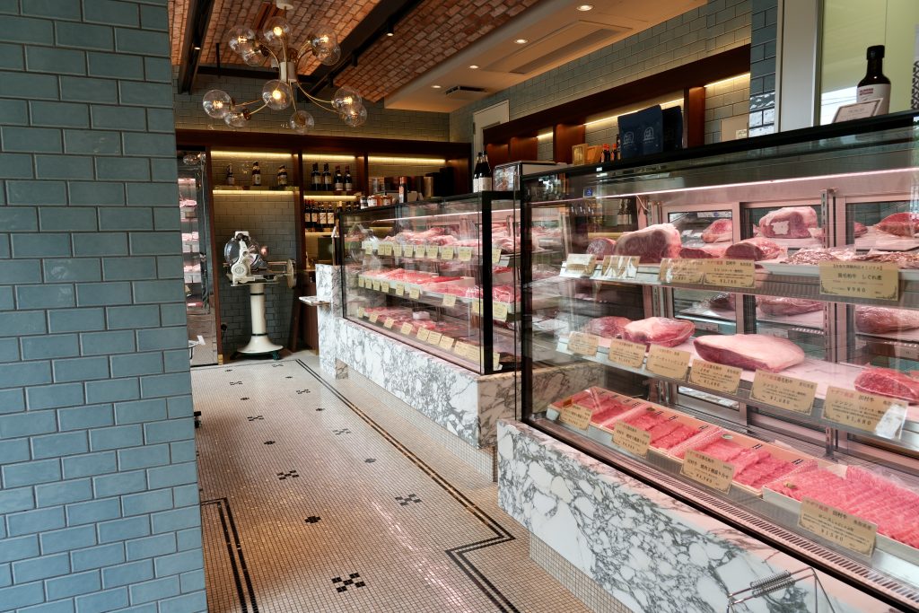 ヤザワミート」直営の肉屋がオープン！ 極上ホットドッグに丸ごと