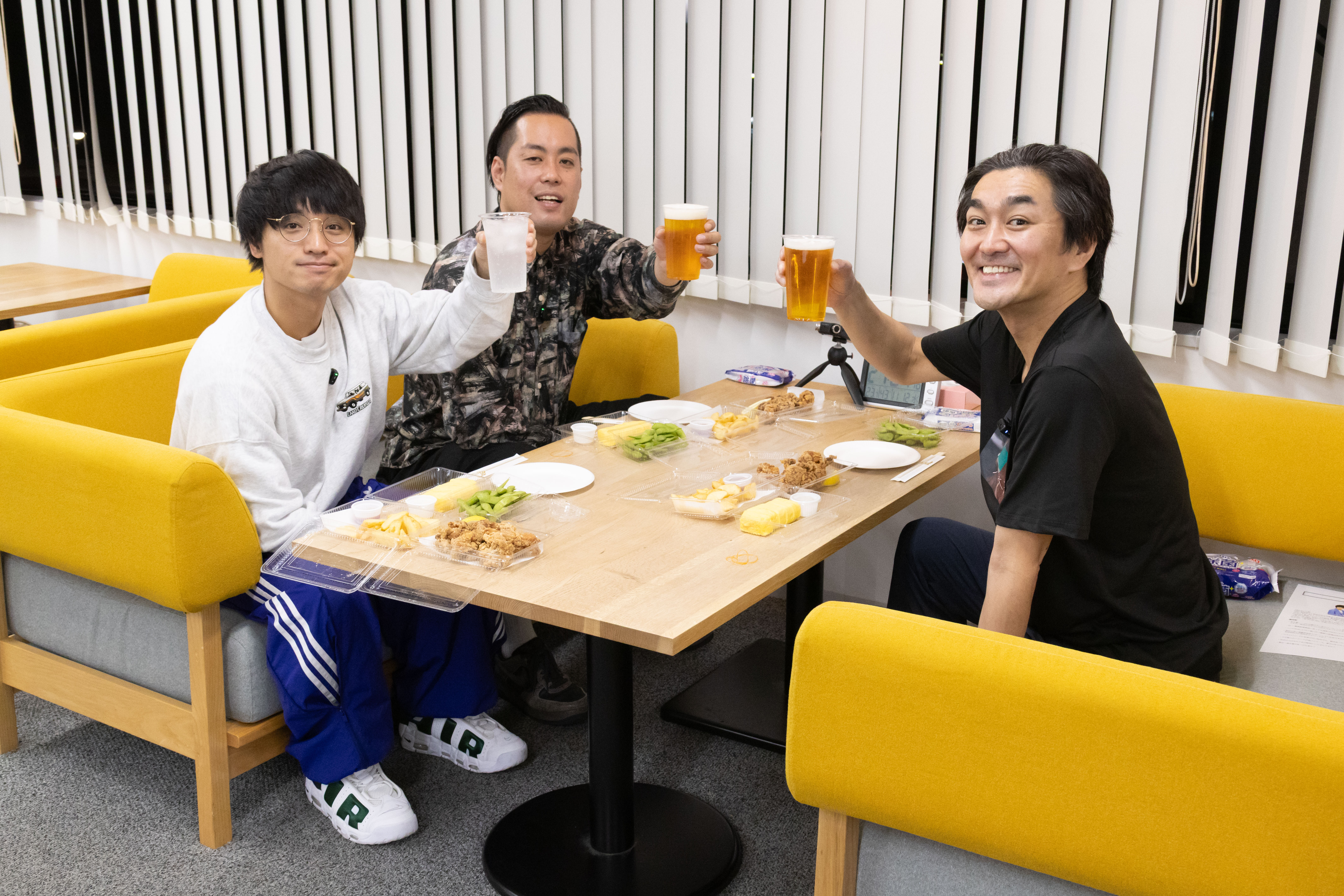 エバースが登場! サイン入りTシャツのプレゼントキャンペーンも実施