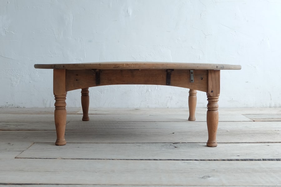 アンティークのろくろ脚の丸いローテーブルの通販 | ライフスタイル