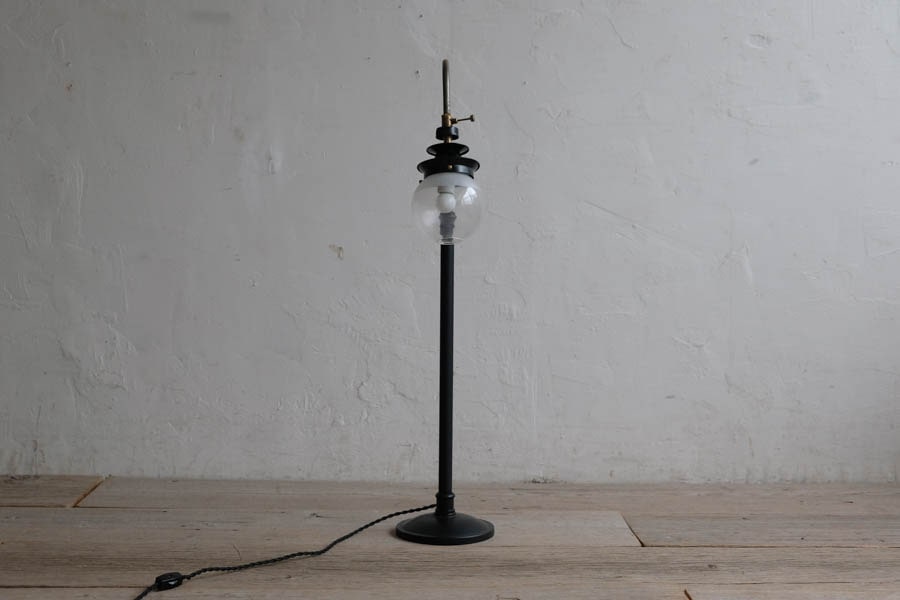 U字型のスタンドライト| ライフスタイルショップICCA Online shop