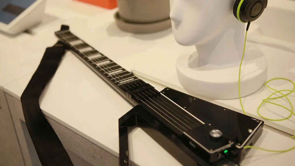 Jammy G」分解可能な高機能ポータブルMIDIギター！ | ガジェット