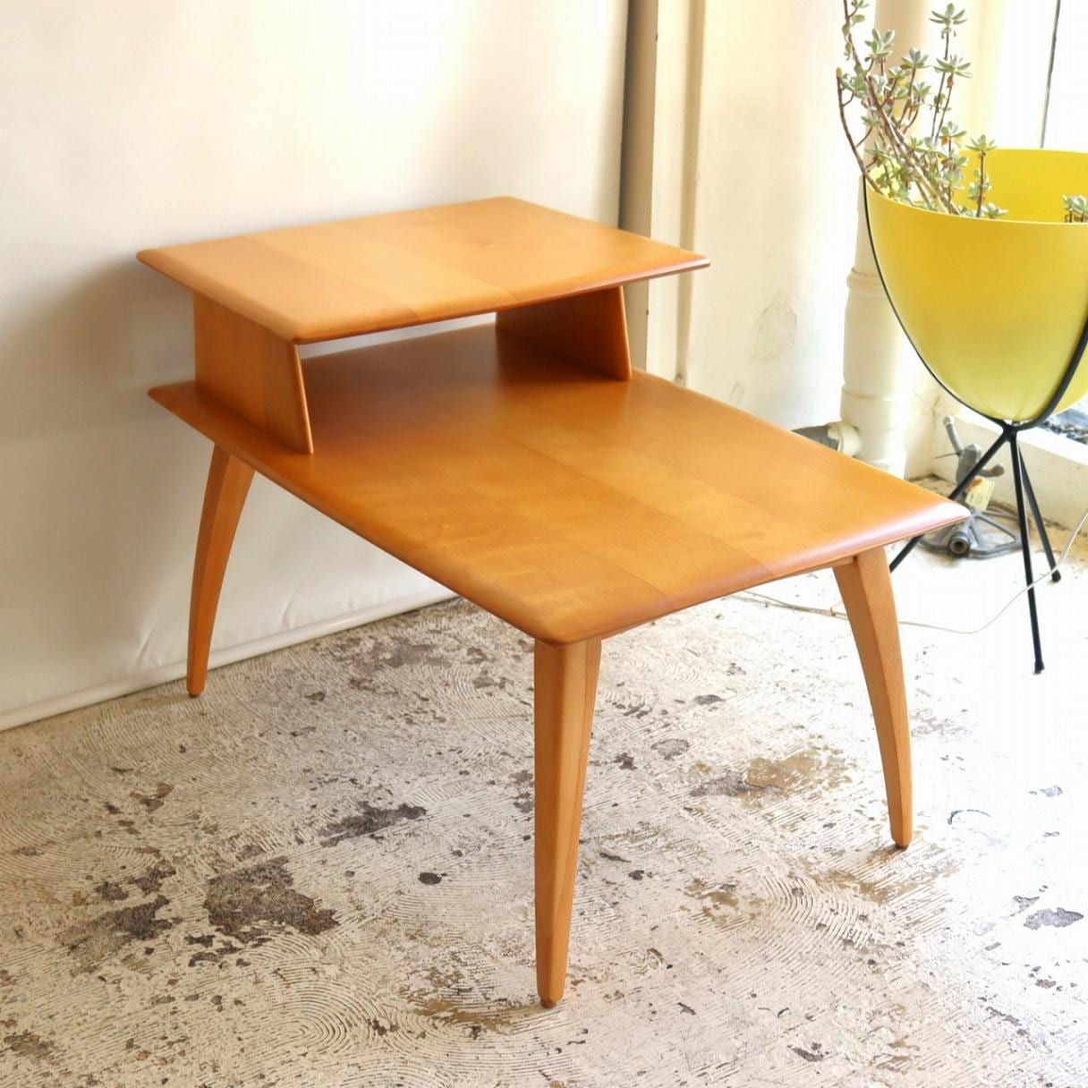 ヘイウッドウェイクフィールド社製ステップエンドテーブル | サイド