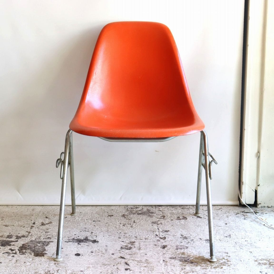 ハーマンミラー社製イームズ サイドシェルチェア(オレンジFRP