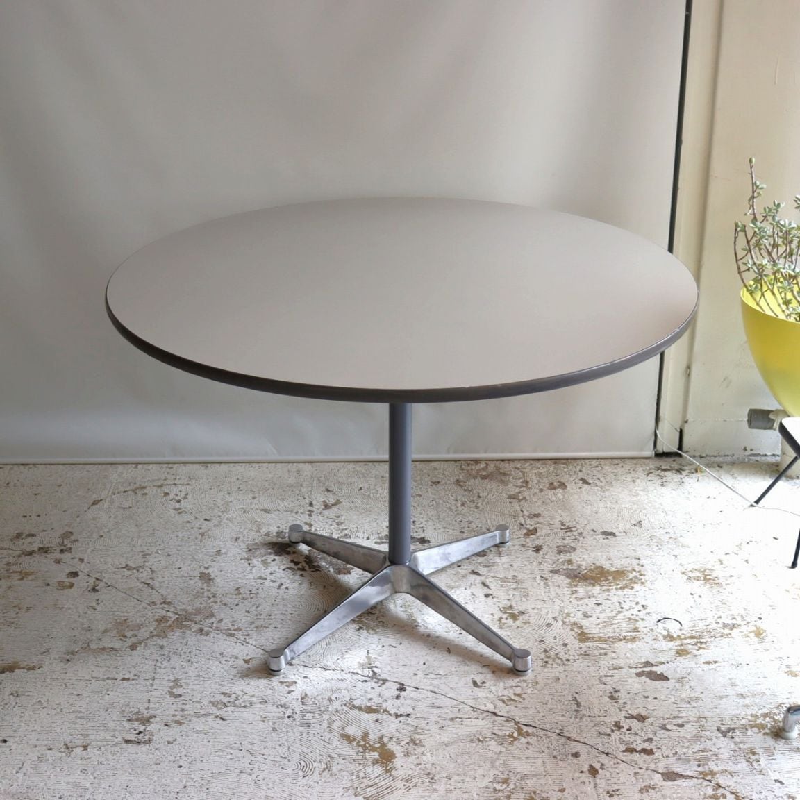 ハーマンミラー社製ラウンドテーブル | ダイニングテーブル | パーム