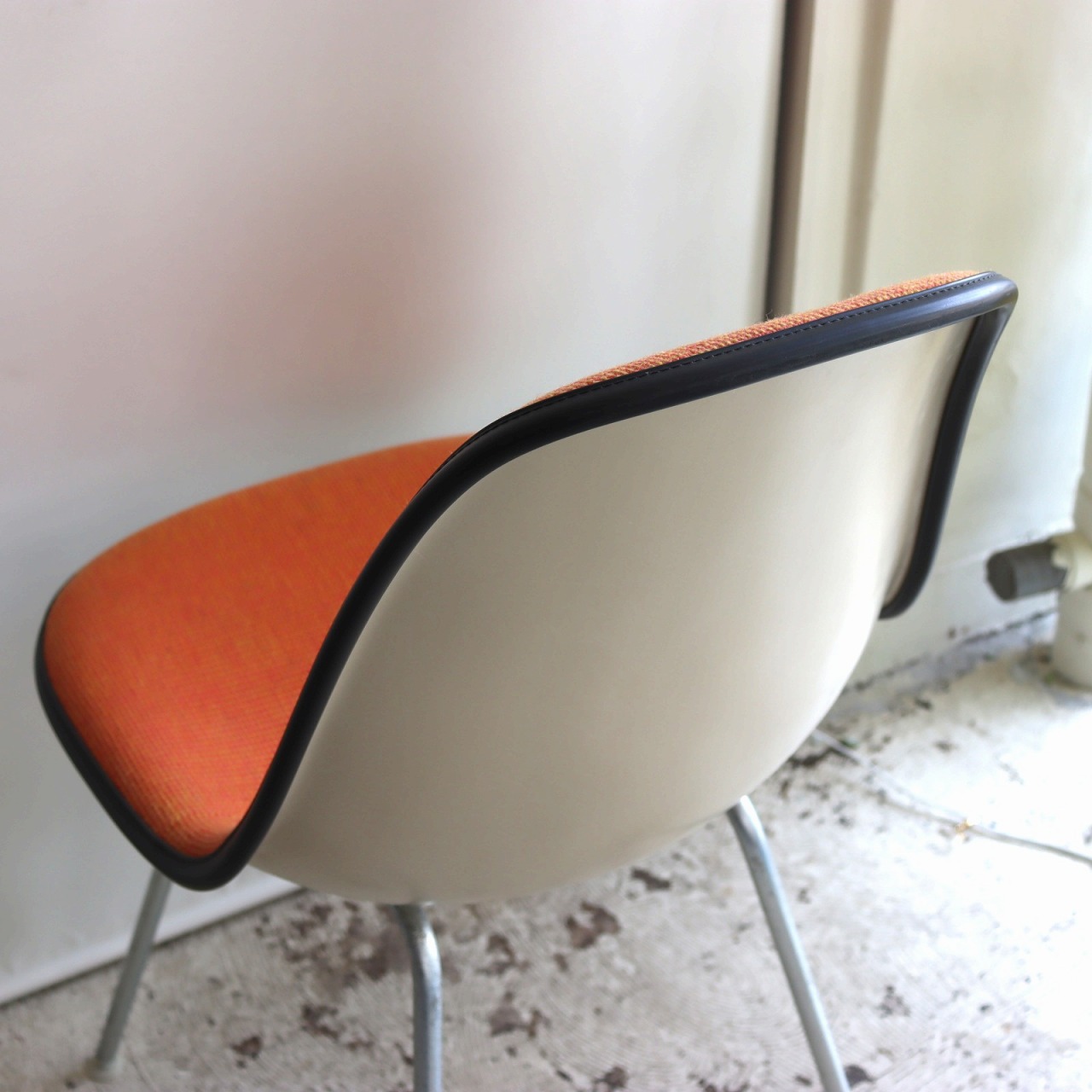 ハーマンミラー社製イームズ サイドシェルチェア(ジラードファブリック