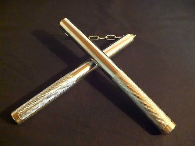 ヌンチャク 双節棍／連結式／伝統拳／ブルースリー／少林寺／軟器械