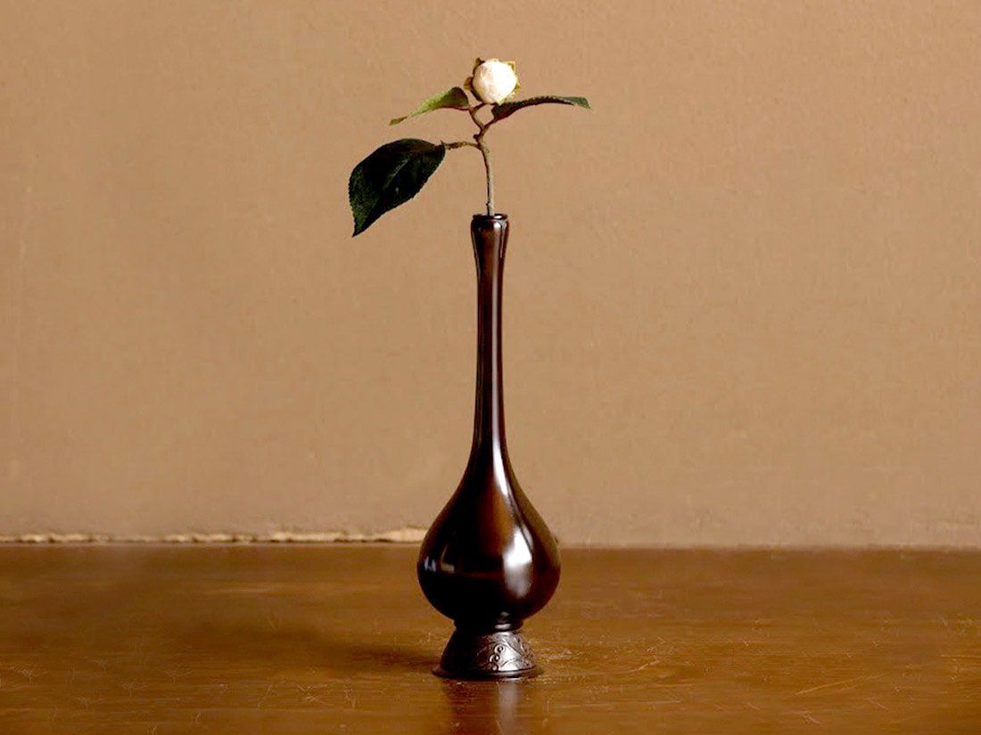 唐銅花入「鶴一声」写 | すべての商品 | 淡交社 茶道具と茶席のきもの