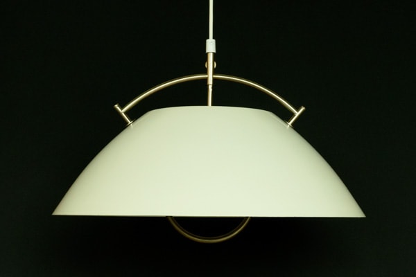 ルイス・ポールセン社製 ハンスJウェグナー Opalaペンダントランプ