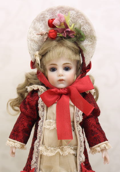 宮崎 佳代作／リプロダクション オールビスクの赤いドレスブリュ