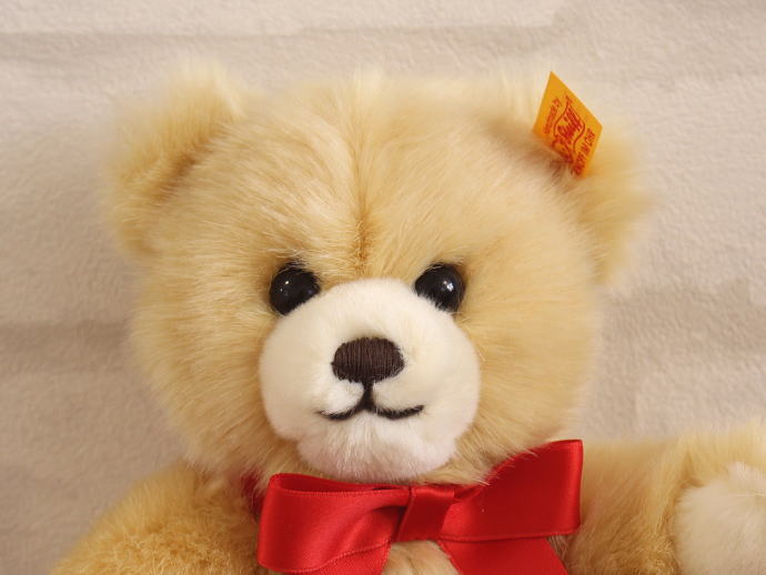 Steiff （ドイツ生まれの老舗メーカー、シュタイフ社） ・ Molly