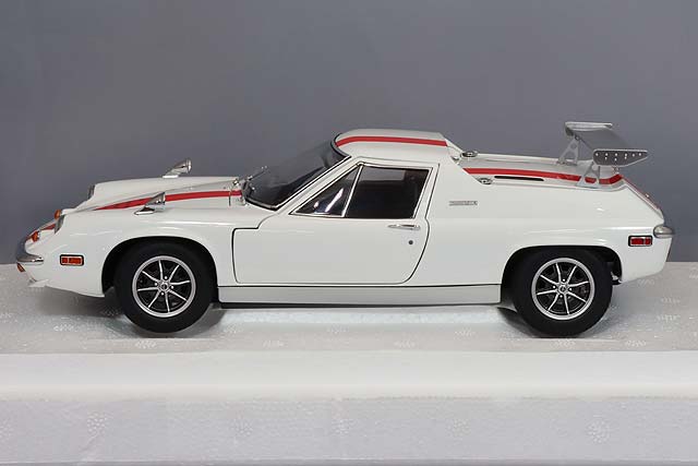 オートアート 1/18 ロータス ヨーロッパ スペシャル サーキットの狼