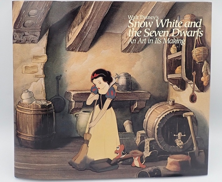 ディズニー映画「白雪姫」の直筆サイン入りアートブック | ディズニー