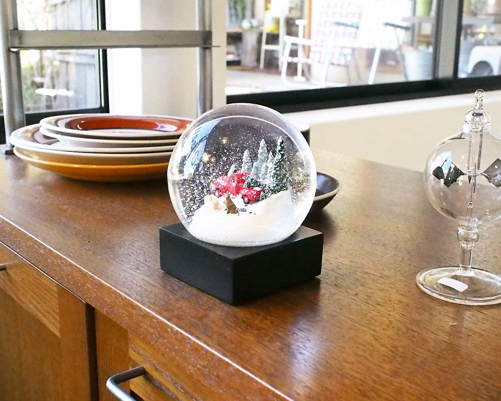 Cool Snow Globes | Snow Dome Red Truck with Dog クールスノーグローブス
