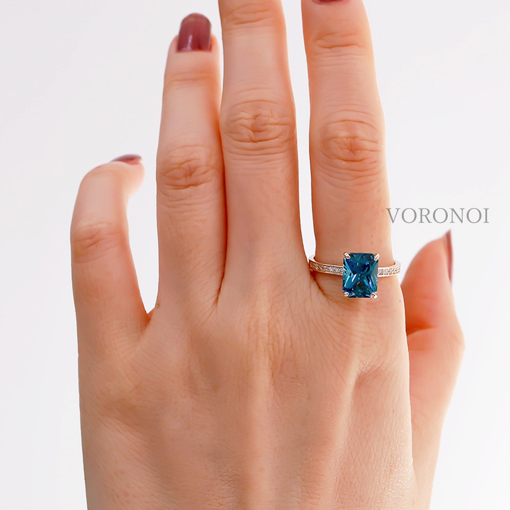 限定 ロンドンブルートパーズ × ダイヤモンド｜VORONOI エメラルド