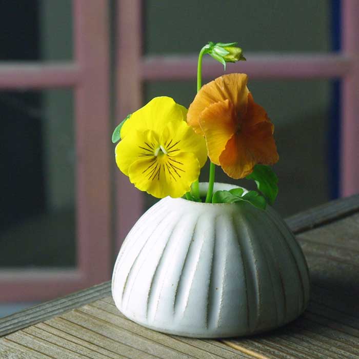 ドーム型一輪挿し 益子焼 フラワーベース ナチュラル 花器 花瓶 焼き物