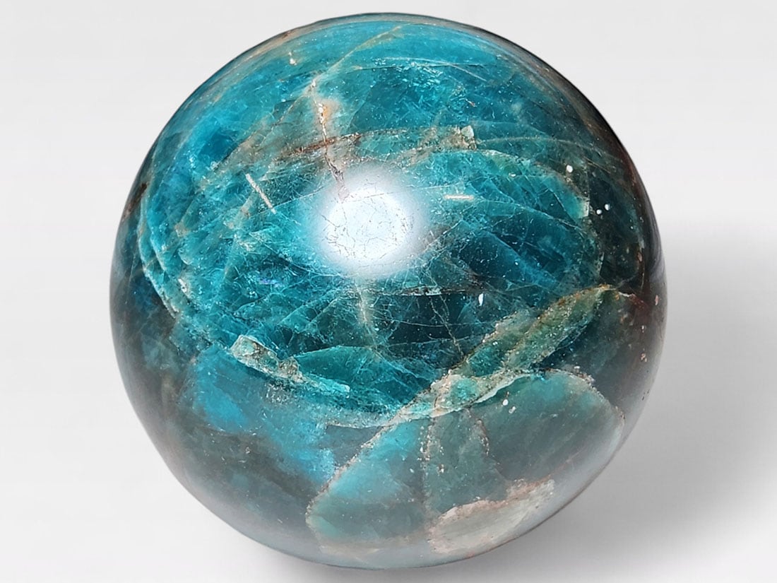 マダガスカル産 キャッツブルーアパタイト 59mm丸玉