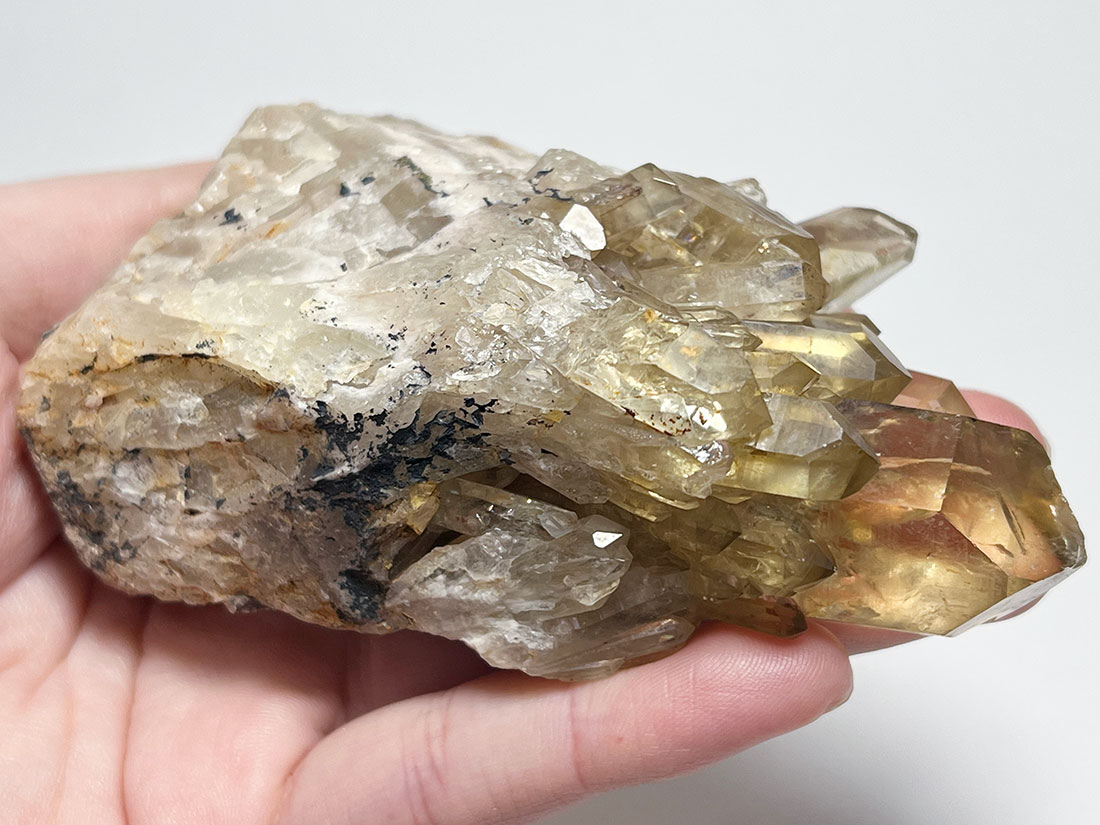 コンゴ民主共和国産 キャンドルナチュラルシトリンクラスター