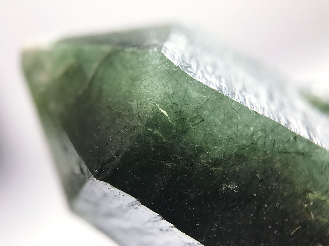 内モンゴル産 グリーンクォーツ ( ヘデンバーガイト・アクチノライト