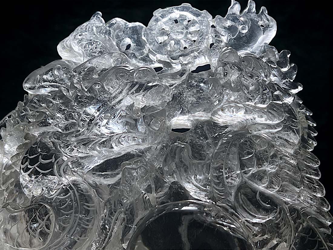 水晶 双龍彫刻 (木製台座付き)