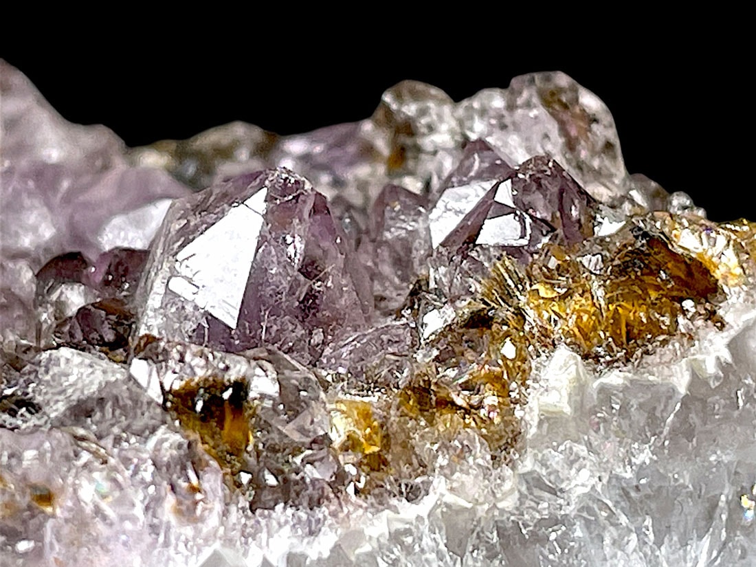 ブラジル産 カコクセナイトinアメジスト / Cacoxenite in Amethyst