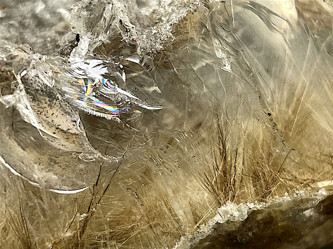 マニハール産ヒマラヤルチルクォーツ