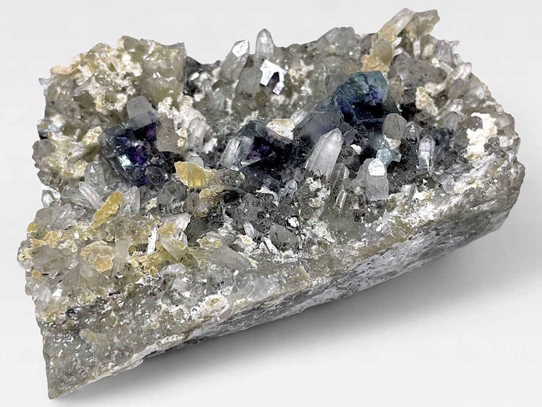 内モンゴル産フローライト(水晶共生)/Fluorite (蛍石)