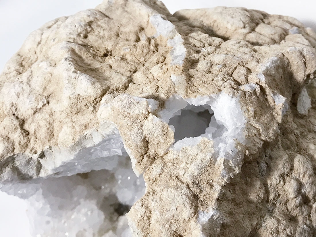 モロッコ産水晶ジオード特大