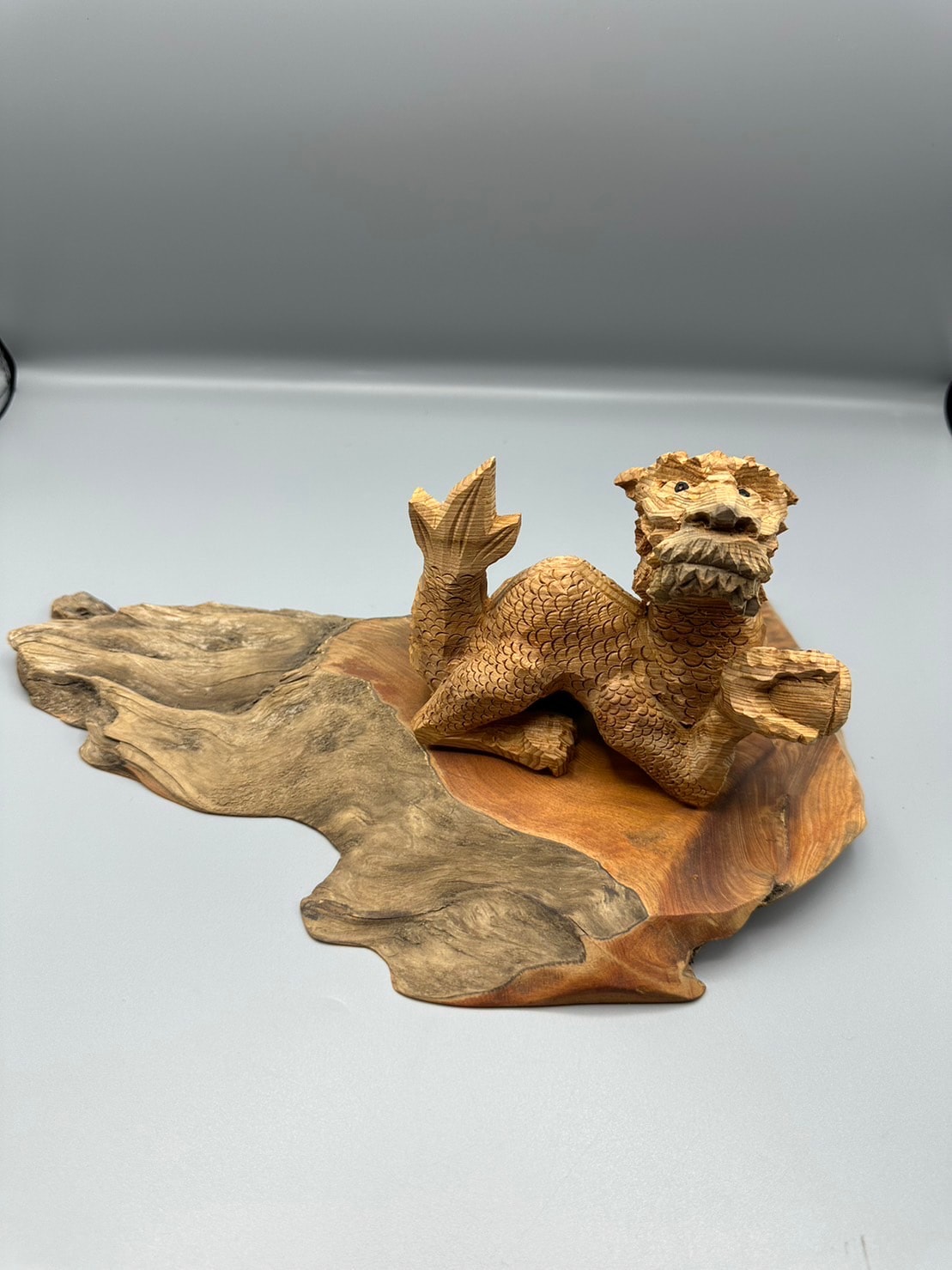 屋久杉一刀彫龍 自然台付142 | 屋久杉彫り物・置物 | 屋久杉堂