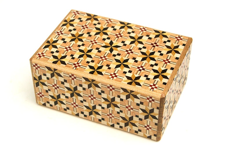 秘密箱10回仕掛け 星柄 | 秘密箱 | 寄木細工専門店 箱根丸山物産