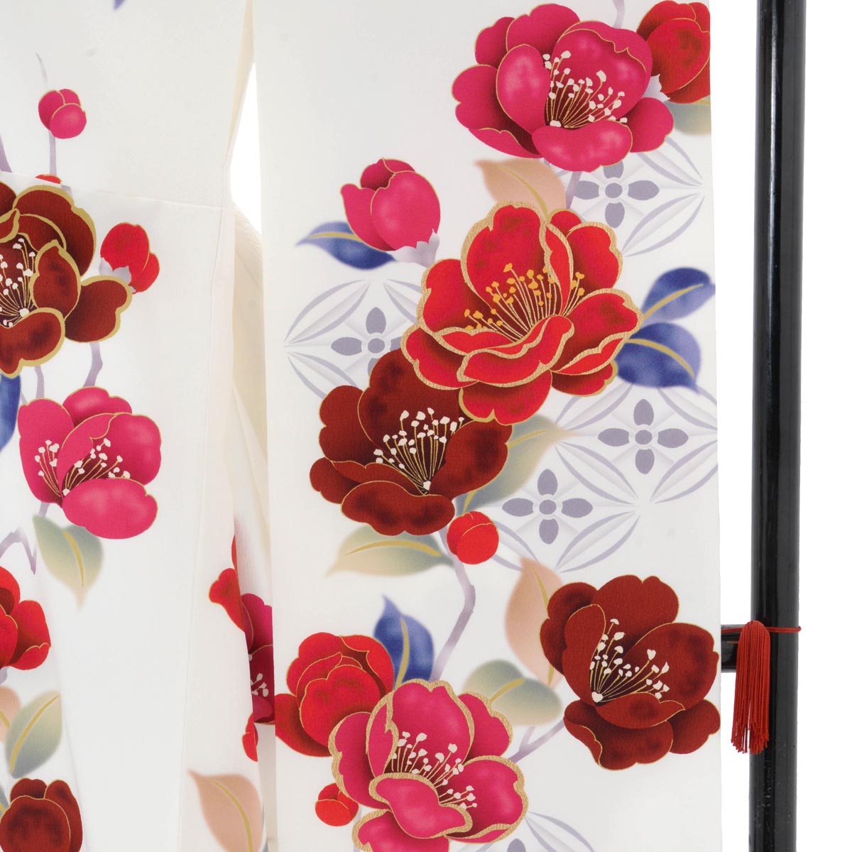 白 椿に七宝（【振袖・袋帯・長襦袢のセット商品】） | FURISODE