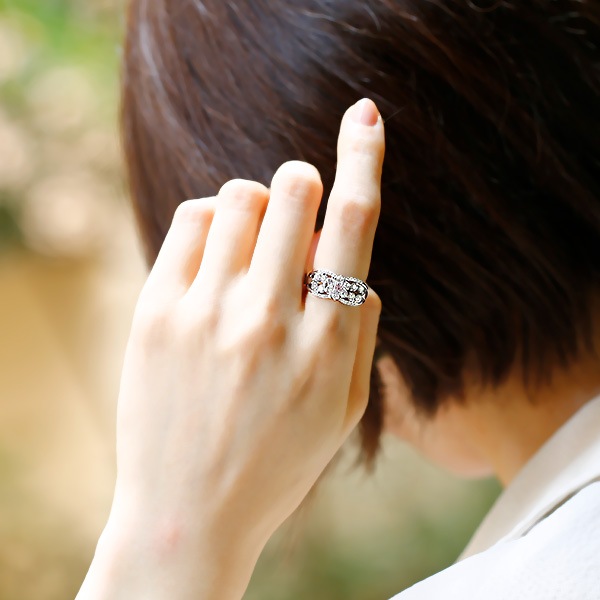 ピンクダイヤモンド リング 0.071ct FANCY INTENSE PURPLISH PINK VS2