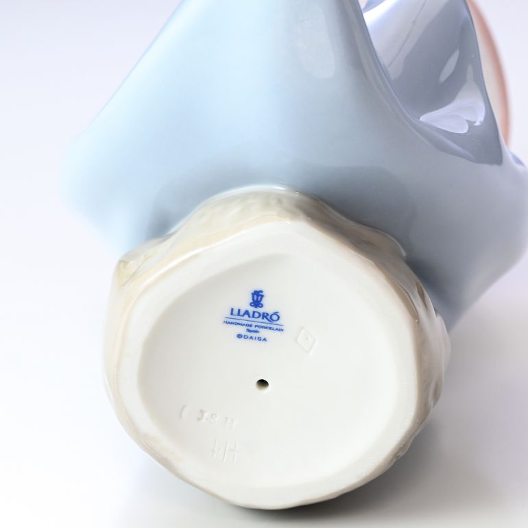 リヤドロ 花の香りにつつまれて フィギュア 人形 女性 LLADRO リアドロ